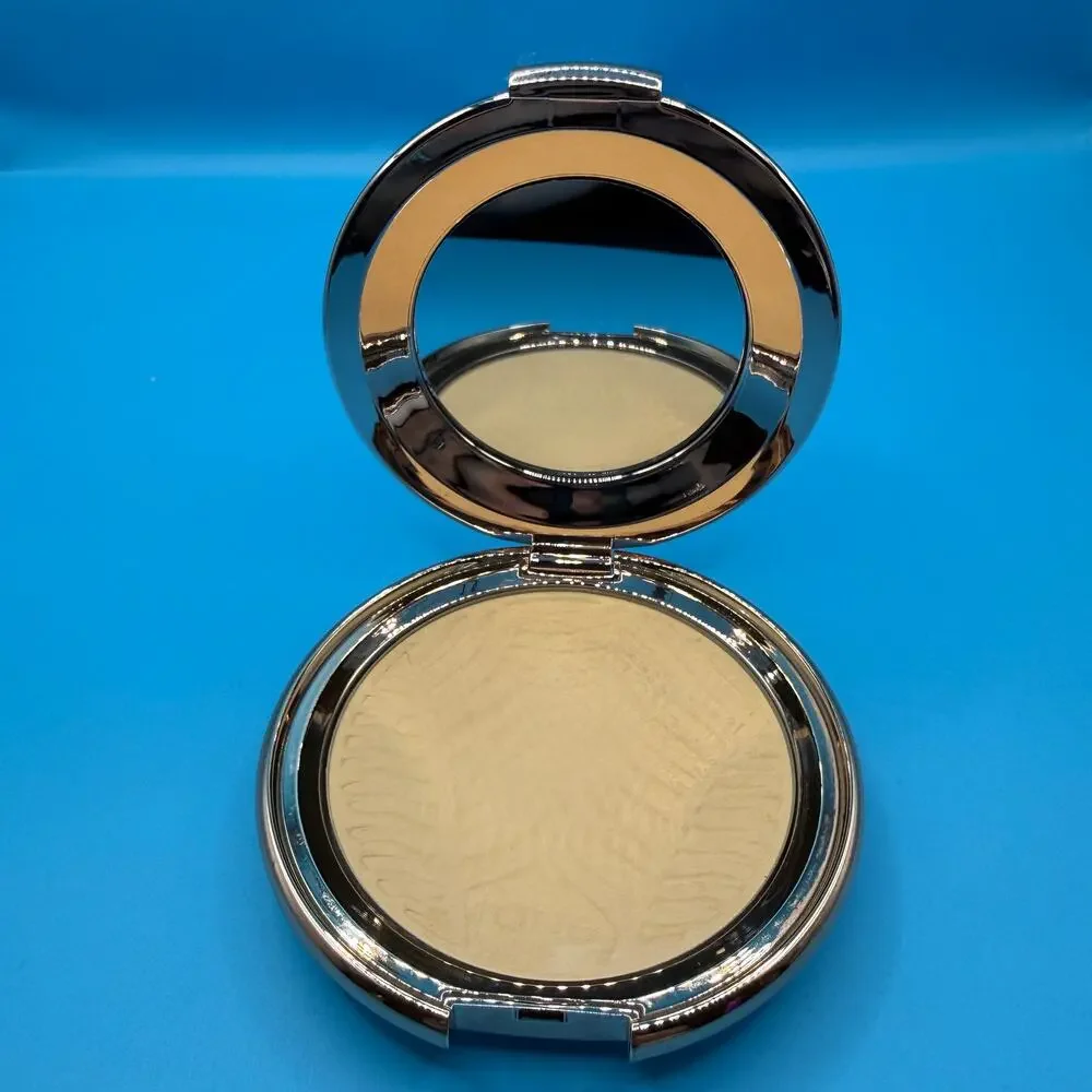Tarte Amazonian Clay Bluring Powder Foundation 20N Light Neutral